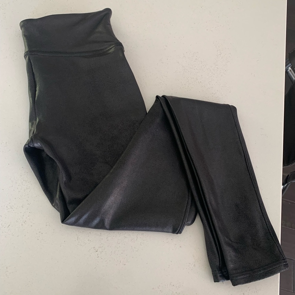 Spanx Faux Leather Leggings. Size S. Black
